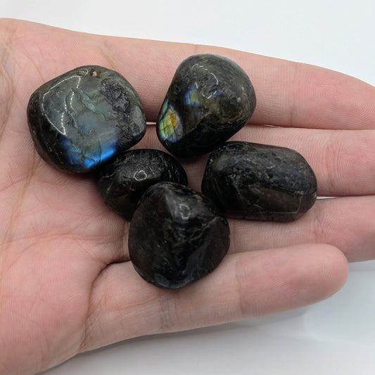 Labradorite Tumbled Stone - 20-30mm