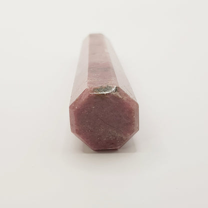 Rhodonit Turm - 8 Seiten - FastCrystals