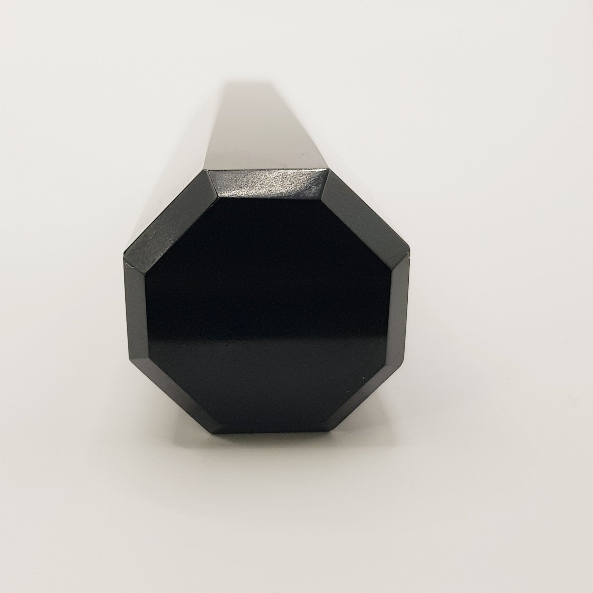 Schwarzer Obsidian Turm - 8 Seiten - FastCrystals