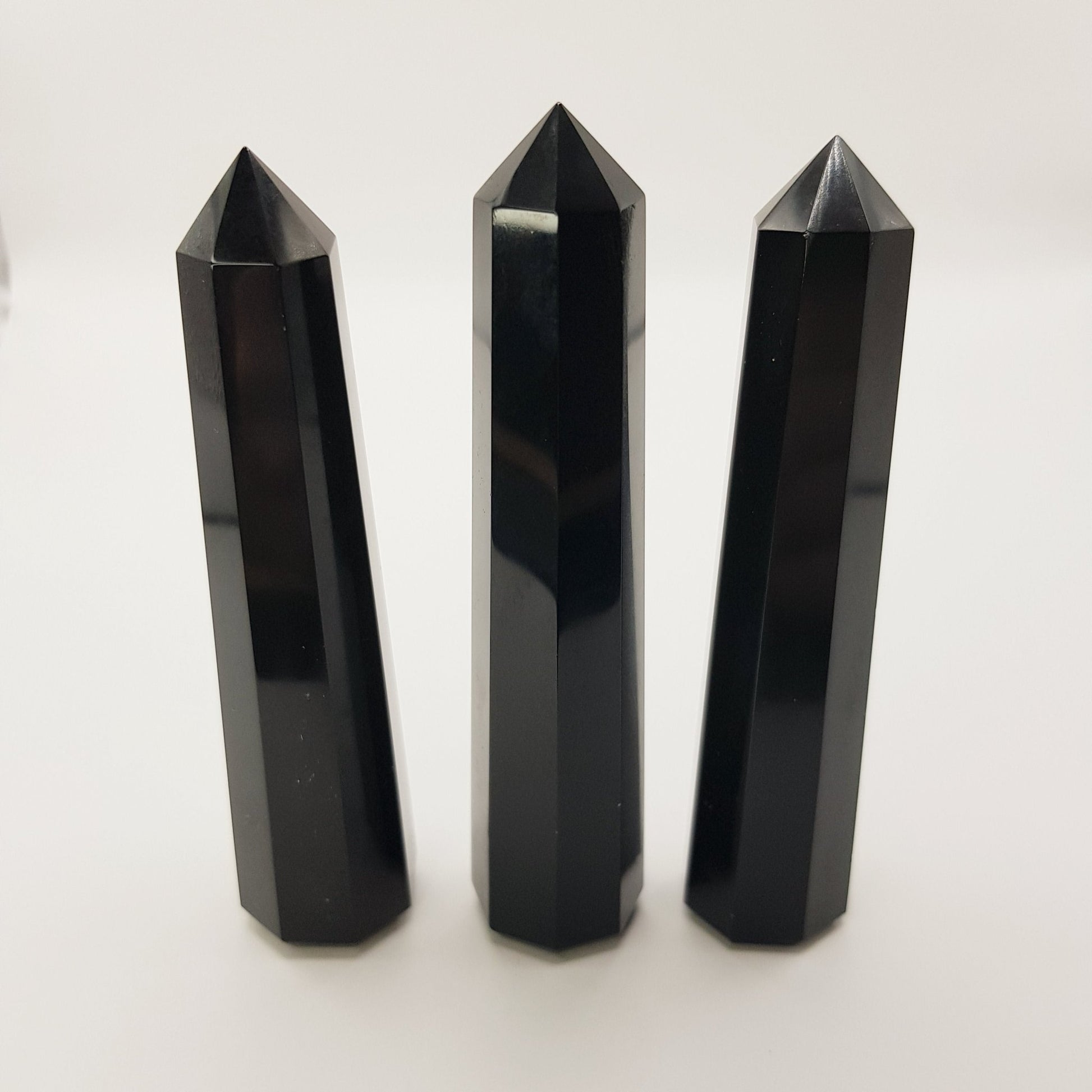 Schwarzer Obsidian Turm - 8 Seiten - FastCrystals